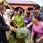 Gubernur Sumatera Utara (Sumut) Edy Rahmayadi bersama Ketua Tim Penggerak Pemberdayaan dan Kesejahteraan Keluarga (TP PKK) Provinsi Sumut Nawal Lubis menghadiri acara perayaan Paskah se-Paroki Santo Yosep Delitua di Jambur Deli Persada, Jalan Kesehatan, Kecamatan Delitua, Kabupaten Deliserdang, Minggu (22/5/2022)