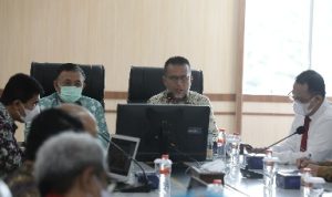 Wakil Gubernur (Wagub) Sumut Musa Rajekshah memimpin Rapat Persiapan Harganas ke-29 di Kantor Gubernur Sumut, Jalan Pangeran Diponegoro Nomor 30 Medan, Jumat (27/5).