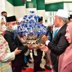 Gubernur Sumatera Utara (Sumut) Edy Rahmayadi didampingi Ketua Tim Penggerak Pemberdayaan dan Kesejahteraan Keluarga (TP PKK) Provinsi Sumut Nawal Lubis menghadiri acara Wisudawan dan Wisudawati Tahfiz Qur'an Pesantren Jabal Noor di Balai Prajurit Kodam 1/BB, Jalan Gatot Subroto Medan, Sabtu (28/5/2022)