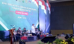 Gubernur Sumatera Utara (Sumut) Edy Rahmayadi menjadi Pembicara pada Rapat Koordinasi Percepatan Realisasi APBD kabupaten/kota dan pembangunan infrastuktur di Hotel Santika Dyandra, Jalan Kapten Maulana Lubis, Medan, Selasa (31/5). Edy Rahmayadi mendorong agar Laporan Keuangan Pemerintah Daerah (LKPD) seluruh kabupaten kota di Sumut tahun 2022 meraih opini Wajar Tanpa Pengecualian (WTP) dari Badan Pemeriksa Keuangan (BPK).