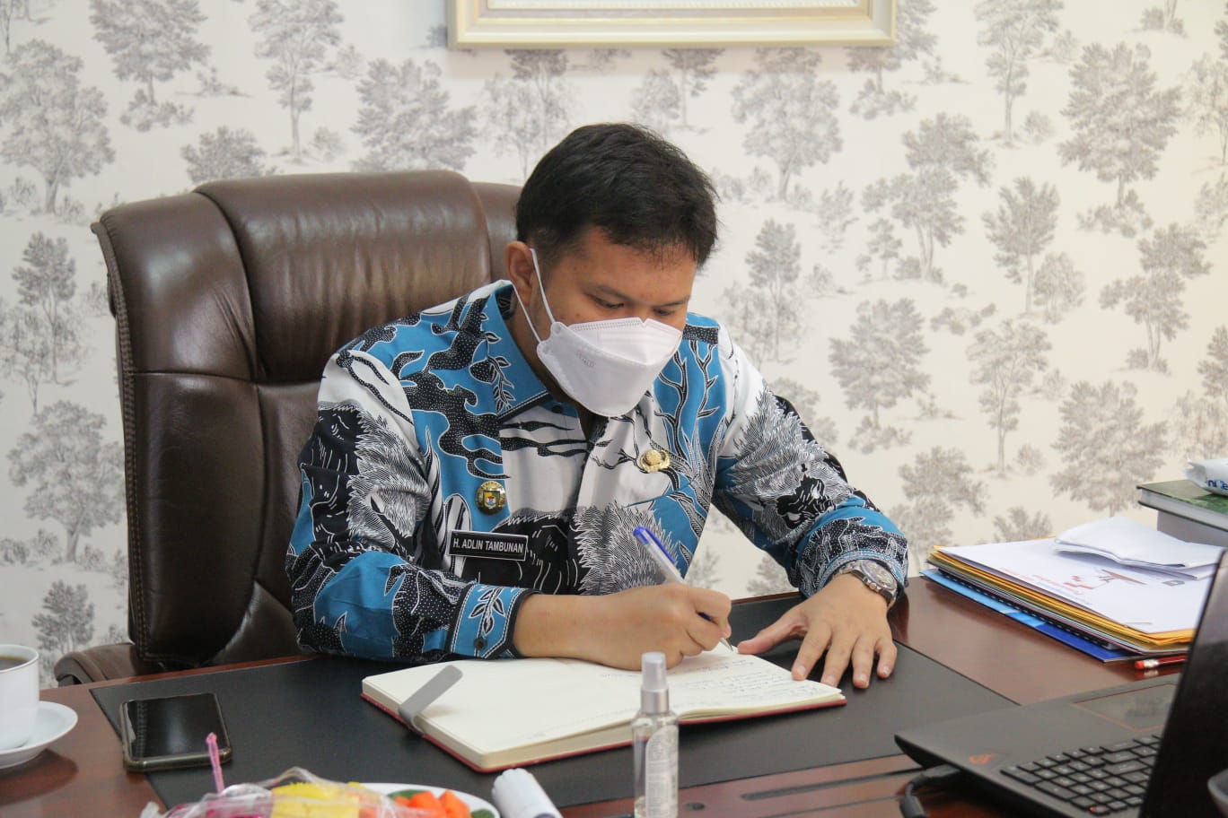H Adlin Umar Yusri Tambunan