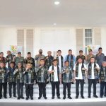 Para Bupati/perwakilan seluruh Kabupaten se-Sumut diabadikan didepan Gedung Baru Kantor Bupati Sergai dalam Rakorwil APKASI se Sumatera Utara.