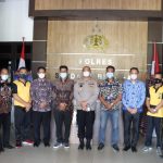 Kapolres Ali Machfud,menerima kunjungan Ketua KPUD Sergai Erdian Wirajaya (lima dari kiri) dan komisioner lainya di Mapolres Sergai.