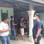 Para petugas dari Polres Sergai melakukan pengecekan atas lokasi judi tembak ikan yang dikeluhkan warga.