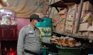 Aparat kepolisian Polres Sergai melakukan pengawasan terkait Migor setelah dibukanya kran ekspor CPO oleh Presiden Joko Widodo.