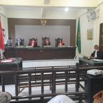 PN Madina ketika menggelar sidang perdana kasus pengeroyokan wartawan, Senin (30/05/2022).