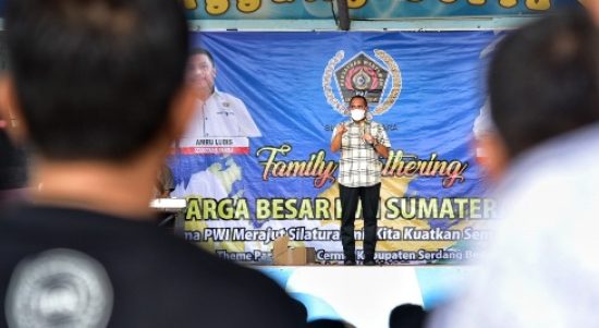 Gubernur Sumatera Utara (Sumut) Edy Rahmayadi menghadiri acara Family Gathering dan Silaturahmi Keluarga Besar Persatuan Wartawan Indonesia (PWI) Sumut di Themepark Pantai Cermin, Kecamatan Pantai Cermin, Kabupaten Serdangbedagai, Sabtu (4/6/2022)
