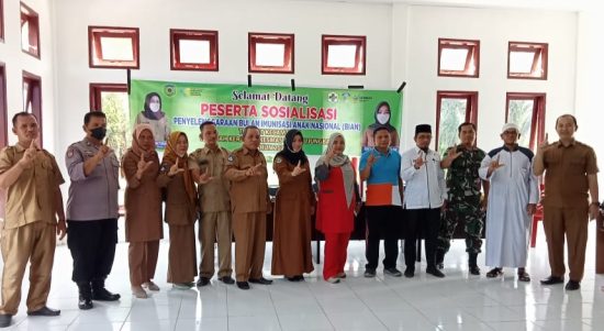 Camat Sosa Julu,Muliadi Hasibuan bersama petugas kesehatan dari Puskesmas  Ujungbatu Sosa menggelar sosialisasi Bian.