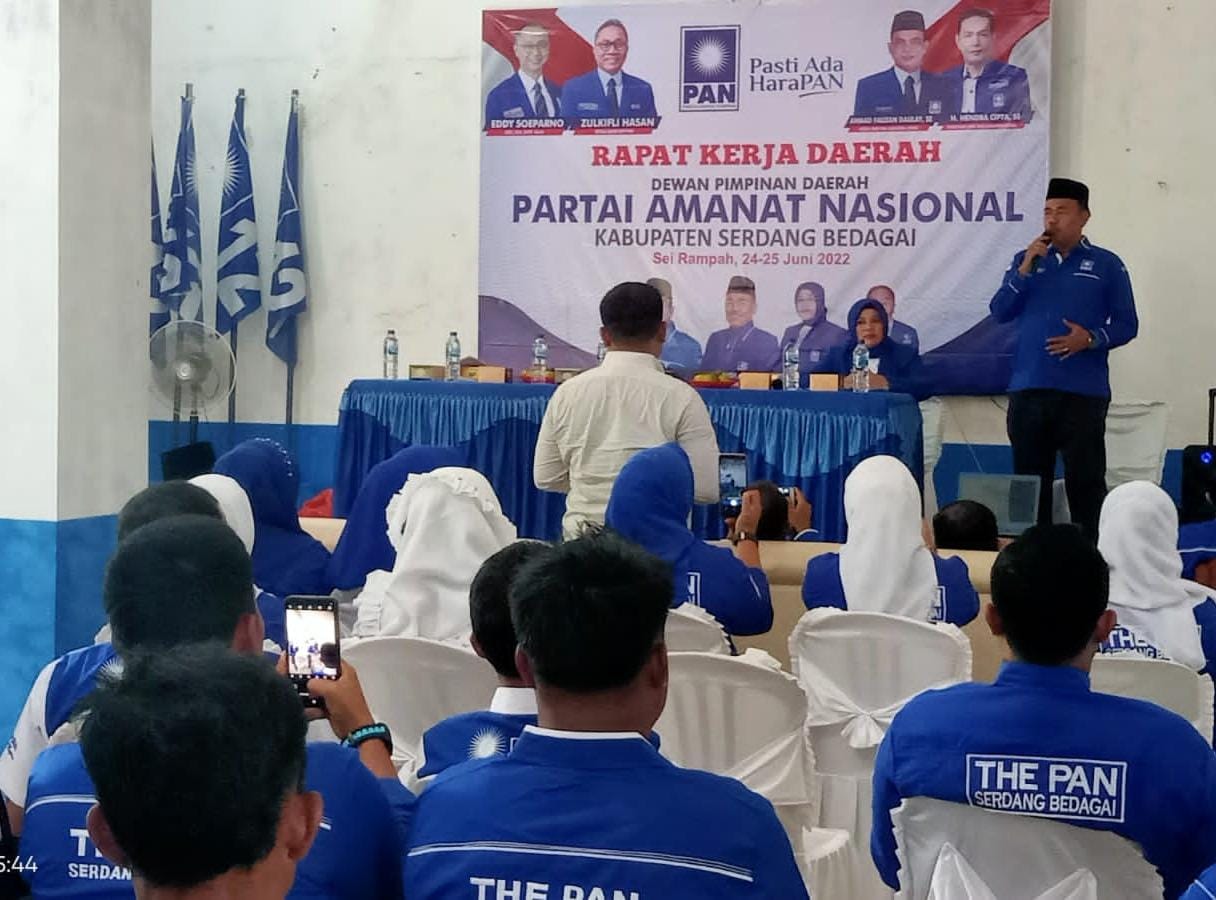 Ketua Dewan Pimpinan Wilayah (DPW) Sumatera Utara (Sumut) Ahmad Fauzan Daulay menyampaikan sambutan politik pada Rakerda PAN Sergai.