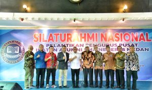 Gubernur Sumatera Utara (Sumut) Edy Rahmayadi menghadiri Pelantikan Pengurus Pusat Ikatan Alumni (IKAL) Sekolah Menengah Atas (SMA) Negeri 8 Medan, Masa bakti 2022 - 2025 di Medan Club, Jalan R.A. Kartini Medan, Sabtu (18/6/2022).