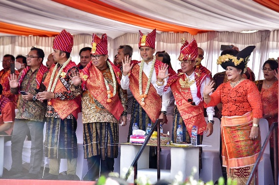 Gubernur Sumatera Utara (Sumut) Edy Rahmayadi bersama Wakil Gubernur Sumut Musa Rajekshah menghadiri acara Festival Bunga dan Buah - Tanah Karo Tahun 2022 di Brastagi, Kabupaten Karo, Jumat (1/7/2022)