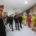 Wakil Gubernur (Wagub) Sumatera Utara (Sumut) Musa Rajekshah menjamu ratusan peserta Jambore Nasional Komunitas Ford Everest Club Indonesia (FEVCI) di Aula Raja Inal Siregar, lantai 2, Kantor Gubernur, Jalan Pangeran Diponegoro 30, Medan, Jumat (1/7) malam.