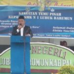 Kepala sekolah lama , Bidarlis Nur Ibrahim Rangkuti ,ST menyampaikan sambutan kata perpisahan kepada dewan guru dan siswa/i