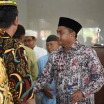 Bupati Sergai Darma Wijaya saat melakukan kegiatan Safari Salat Jumat Masjid Jami' Al Muttaqin yang terletak di Desa Suka Damai, Kecamatan Sei Bamban.
