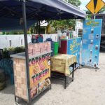 Lapak Es Boba milik Gunawan PKL yang berjualan didepan salah satu sekolah dasar.