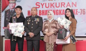 Kapolres Sergai AKBP Ali Machfud beserta istri bersama dengan Duta Humas Putera/i Polres Serdang Bedagai.