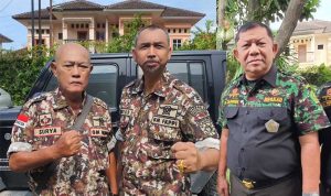 Dari kiri: Yan Surya Dharma HR, B.Sc, Ir. Erry Sukartono, H. Tajuddin Hasan