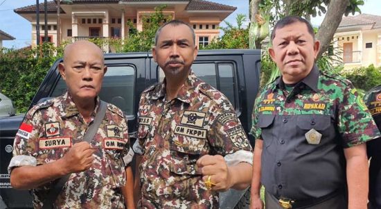Dari kiri: Yan Surya Dharma HR, B.Sc, Ir. Erry Sukartono, H. Tajuddin Hasan