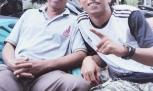 Kades terpilih Desa Gonting Julu Kecamatan Huristak Samsuddin Harahap (kiri) bersama tokoh pemuda Jul Ilham Harahap